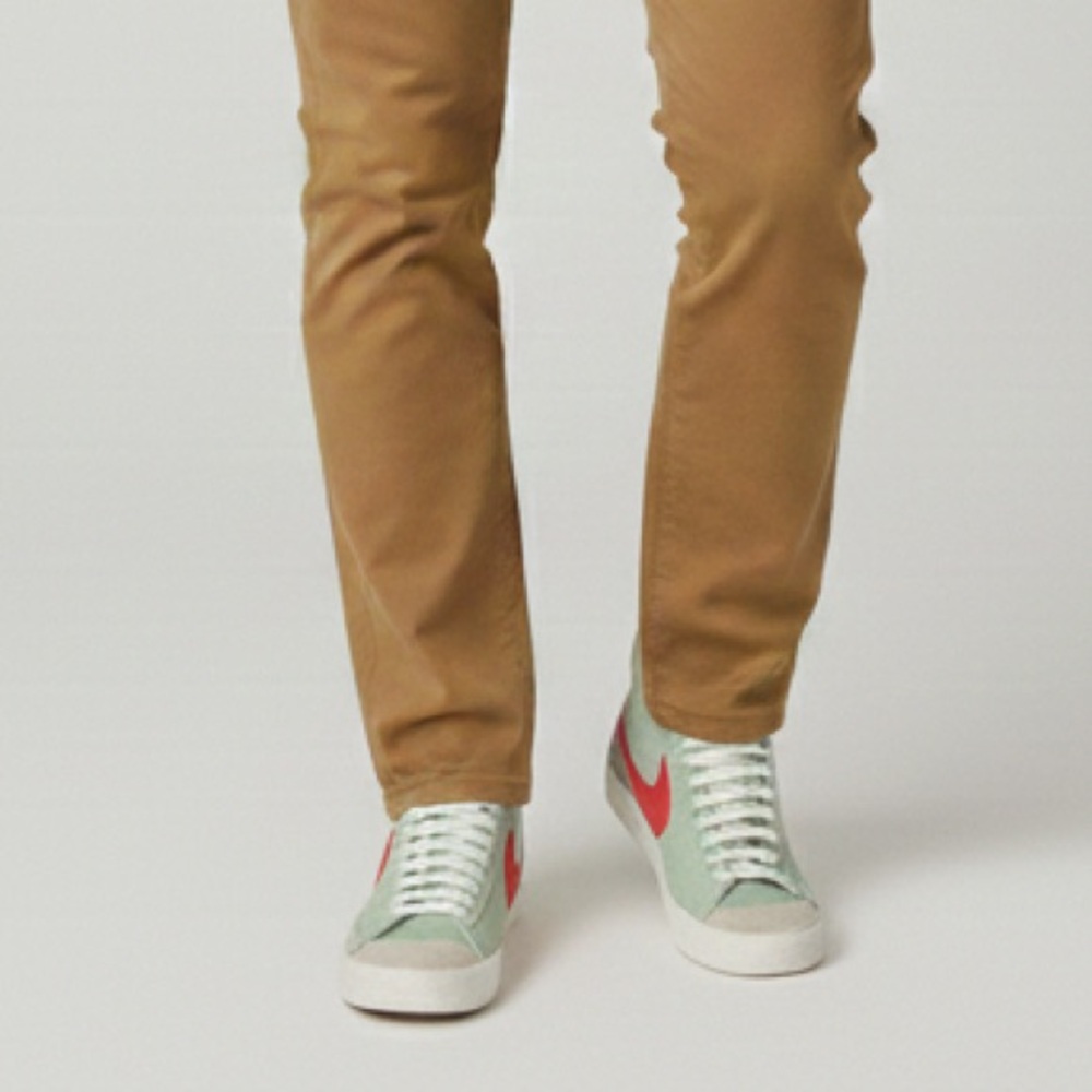 Nike Blazer Mid 77 - Picture 2 of 9